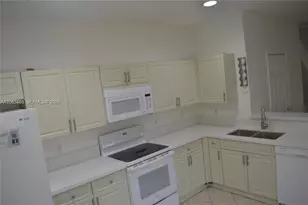 3973 Orange Tree Ln, Weston, FL 33332 - Photo 7