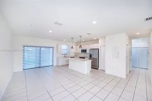 10461 NW 82nd St, Doral, FL 33178 - Photo 3