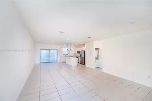 10461 NW 82nd St, Doral, FL 33178 - Photo 7