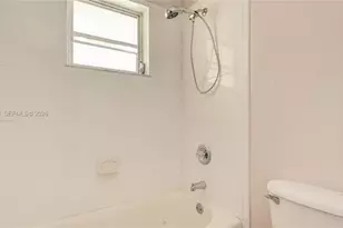 10710 SW 32nd St, Miami, FL 33165 - Photo 35