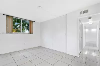 8050 NW 8th St #1110, Miami, FL 33126 - Photo 21