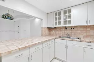 8050 NW 8th St, Miami, FL 33126 - Photo 13