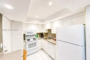 5005 Collins Ave, Miami Beach, FL 33140 - Photo 9