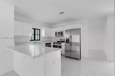 634 SW 7th St, Homestead, FL 33030 - Photo 5