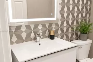 3555 W 106th St, Hialeah, FL 33018 - Photo 9