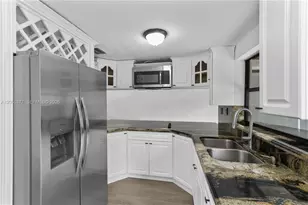 622 NW 98th Ct, Miami, FL 33172 - Photo 9