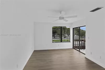 622 NW 98th Ct #622, Miami, FL 33172 - Photo 15