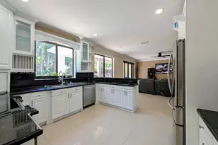 1073 Allamanda Way, Weston, FL 33327 - Photo 7