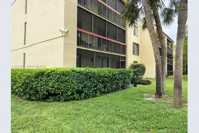 733 SE 1st Way #109, Deerfield Beach, FL 33441 - Photo 1