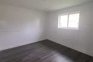 1864 NW 28th St, Miami, FL 33142 - Photo 15