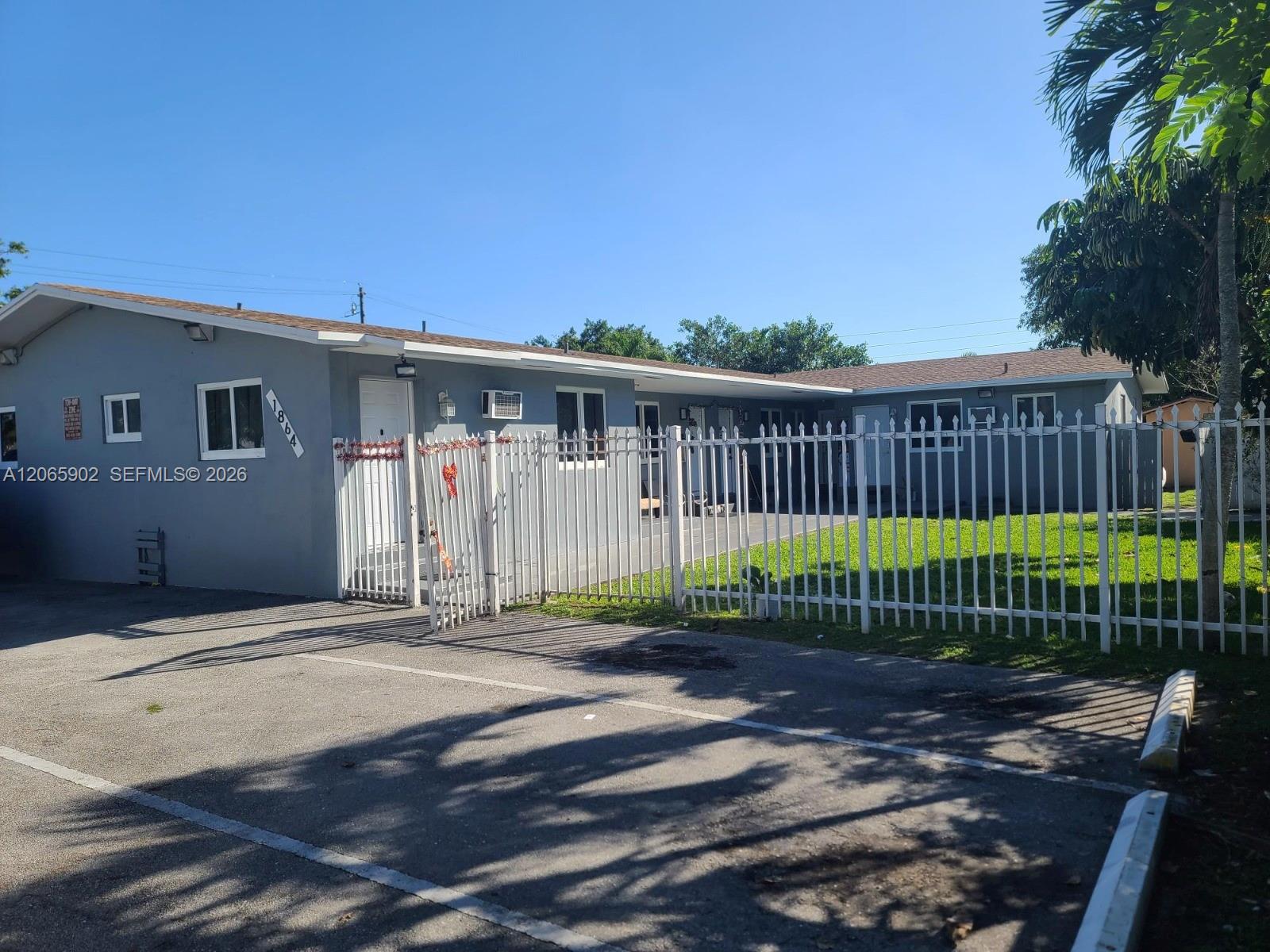 1864 NW 28th St #5 main architectural view