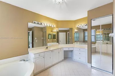 2138 Chagall Cir, West Palm Beach, FL 33409 - Photo 19