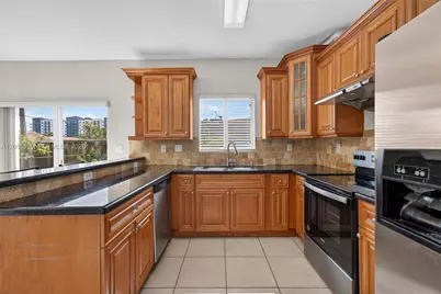 6776 SW 22nd St, Miami, FL 33155 - Photo 11