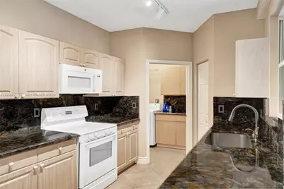 9308 NW 8th Cir, Plantation, FL 33324 - Photo 11