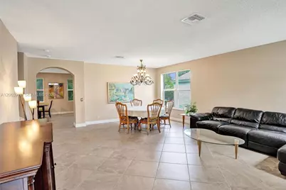 9308 NW 8th Cir, Plantation, FL 33324 - Photo 3