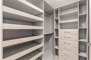 1000 Brickell Plaza, Miami, FL 33131 - Photo 11