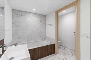 1000 Brickell Plaza, Miami, FL 33131 - Photo 21