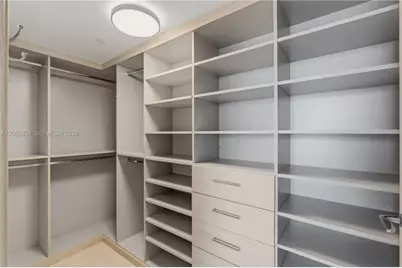 1000 Brickell Plz #1902, Miami, FL 33131 - Photo 29