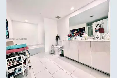 950 Brickell Bay Dr #1807, Miami, FL 33131 - Photo 9