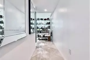 950 Brickell Bay Dr, Miami, FL 33131 - Photo 3