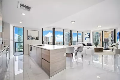 1300 S Miami Ave #1705, Miami, FL 33130 - Photo 3