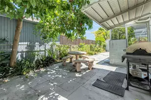 201 NE 57th Ct, Oakland Park, FL 33334 - Photo 43