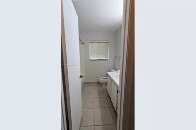 460 Lakeview Dr #4, Weston, FL 33326 - Photo 13