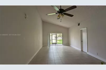 460 Lakeview Dr #4, Weston, FL 33326 - Photo 23