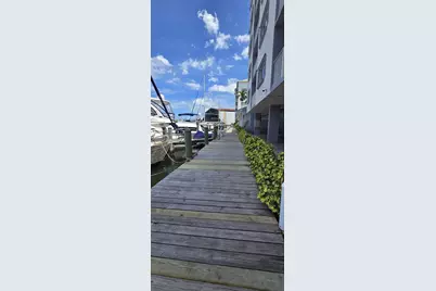 2415 NW 16th St Rd #315, Miami, FL 33125 - Photo 3