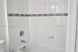 2415 NW 16th St Rd, Miami, FL 33125 - Photo 23