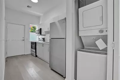 1567 NW 1st St #6, Miami, FL 33125 - Photo 3