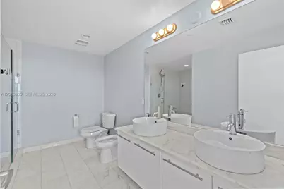 888 Biscayne Blvd #4203, Miami, FL 33132 - Photo 13