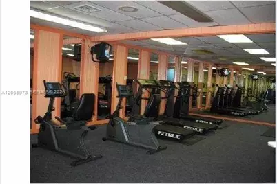 16919 N Bay Rd #420, Sunny Isles Beach, FL 33160 - Photo 3