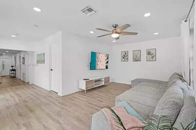 407 S 56th Ter, Hollywood, FL 33023 - Photo 29