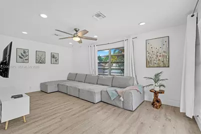 407 S 56th Ter, Hollywood, FL 33023 - Photo 27