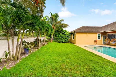 12617 NW 23rd St, Pembroke Pines, FL 33028 - Photo 29