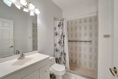 25 Ludlam Dr, Miami Springs, FL 33166 - Photo 19