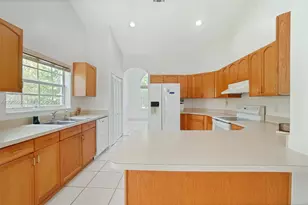25 Ludlam Dr, Miami Springs, FL 33166 - Photo 27