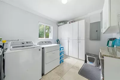 6414 SW 7th St, Pembroke Pines, FL 33023 - Photo 9
