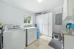 6414 SW 7th St, Pembroke Pines, FL 33023 - Photo 9