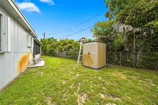 6414 SW 7th St, Pembroke Pines, FL 33023 - Photo 21