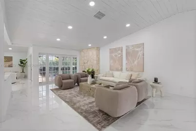 695 NW 107th Ln, Coral Springs, FL 33071 - Photo 3