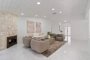 695 NW 107th Ln, Coral Springs, FL 33071 - Photo 5