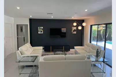 1112 N 13th Ave, Hollywood, FL 33019 - Photo 3