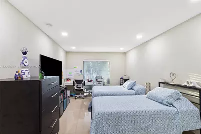 5665 W 20th Ave #212, Hialeah, FL 33012 - Photo 25
