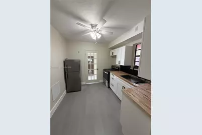 2424 SW 21st Ter #IN-LAW DETACHD, Miami, FL 33145 - Photo 5