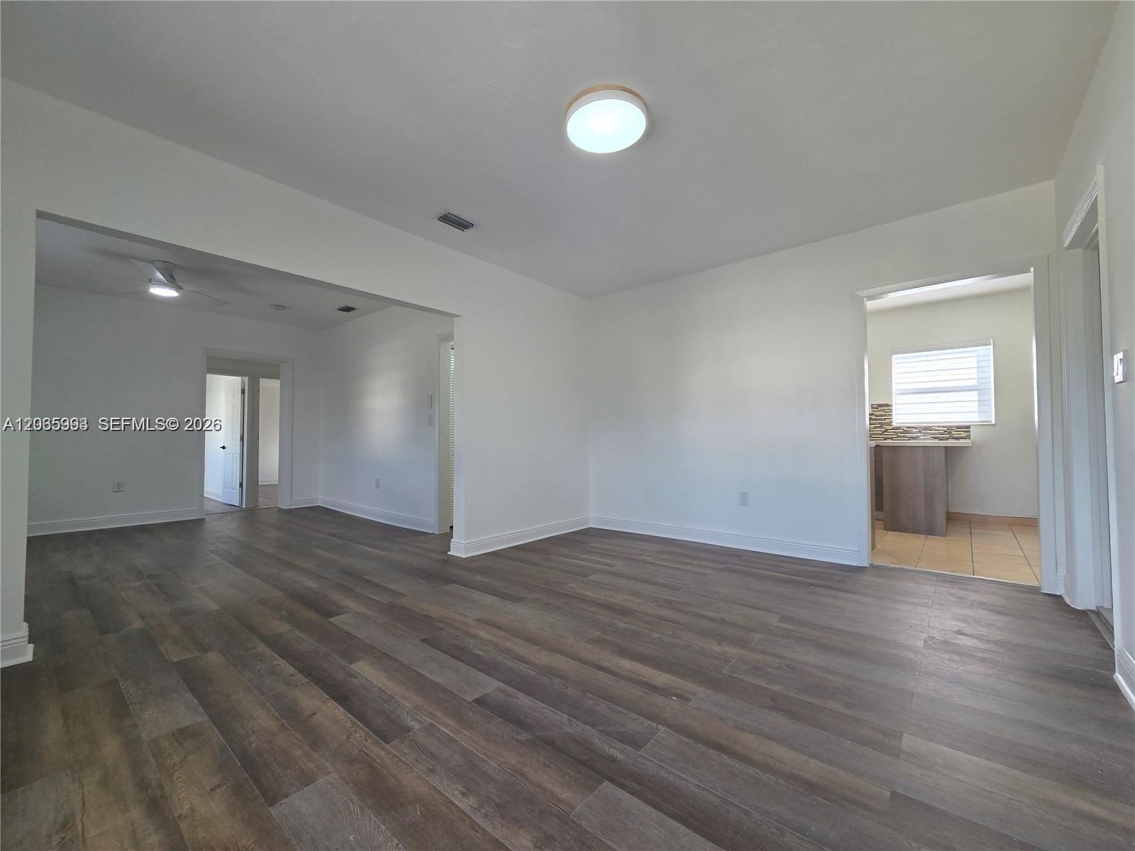 6240 SW 21st St (Upstairs) #6242 main architectural view