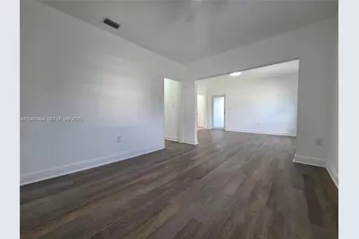 6240 SW 21st St (Upstairs) #6242, Miami, FL 33155 - Photo 9