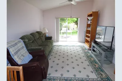 474 SW 205th Ave, Pembroke Pines, FL 33029 - Photo 15