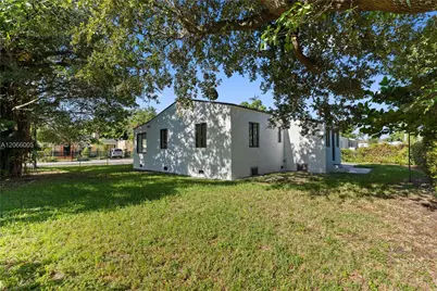 1771 NW 48th St, Miami, FL 33142 - Photo 9